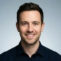 Oliver Thornton — Slot Reviewer